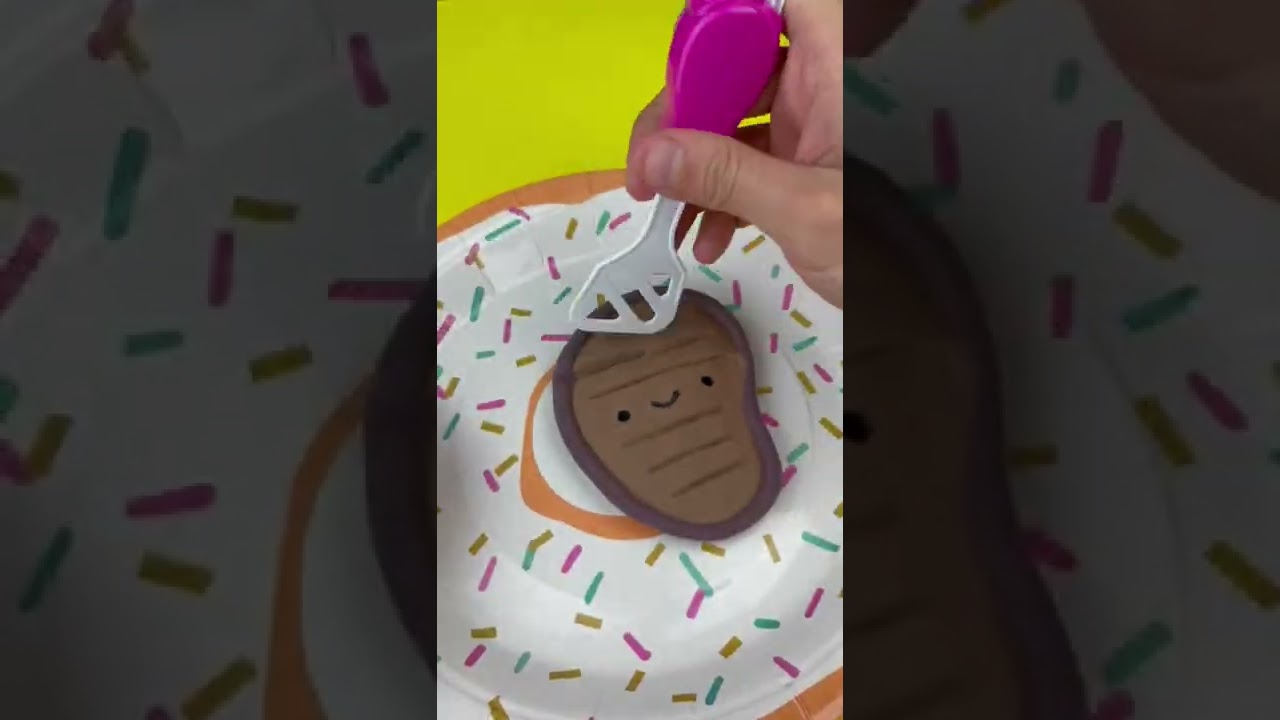 Cómo hacer comida falsa para tus juegos