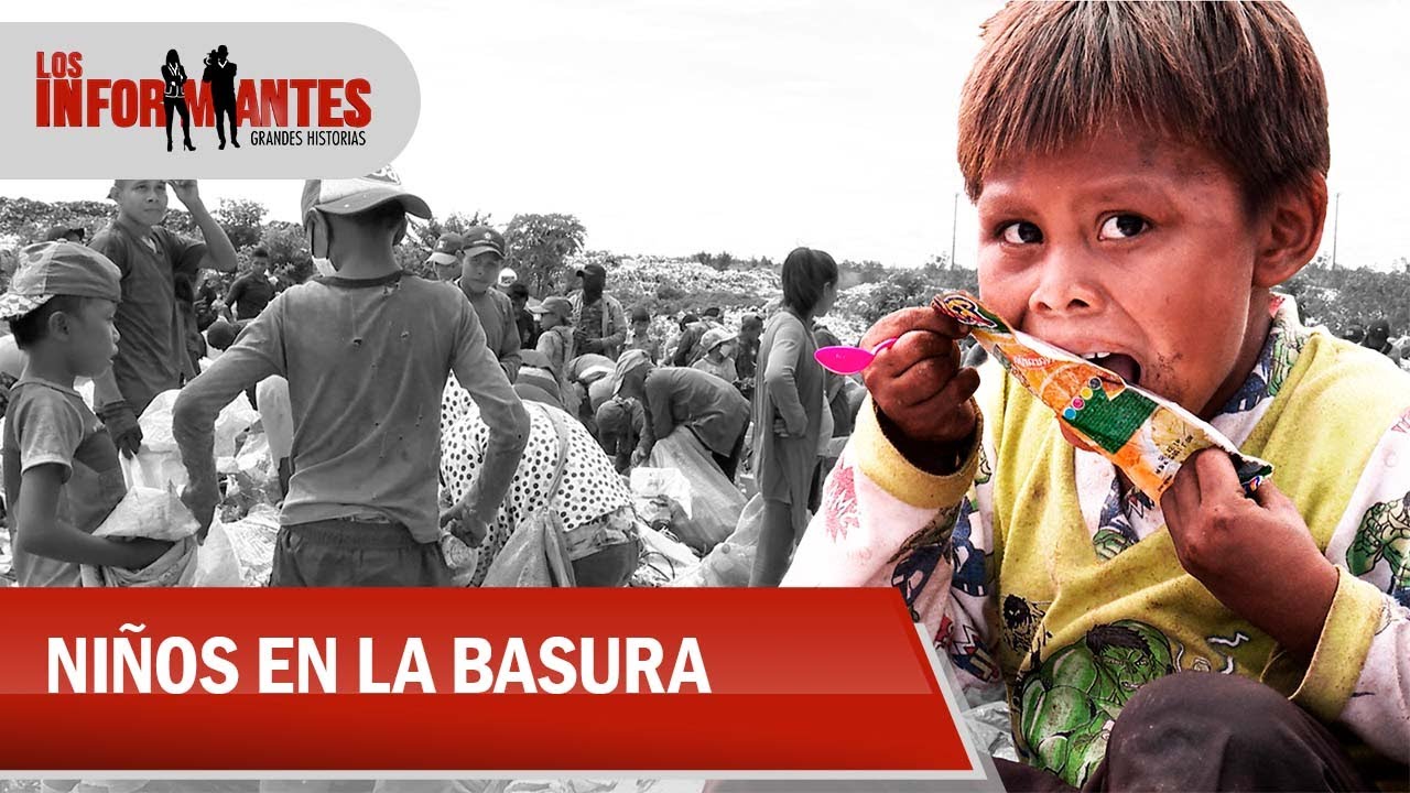 La triste realidad de la gente buscando comida en la basura
