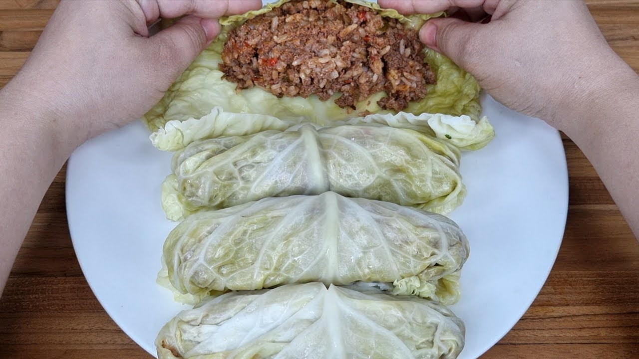 Rollitos de repollo rellenos de comida árabe
