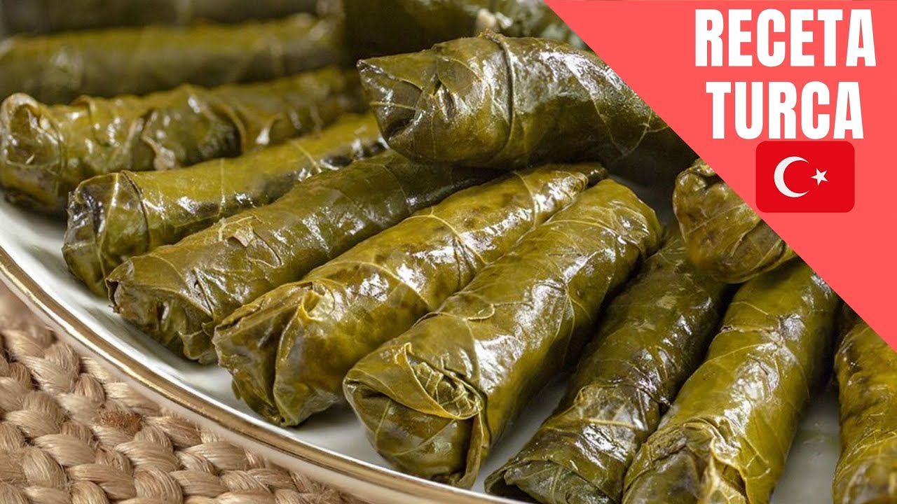 Deliciosa comida turca rellena de hojas de parra