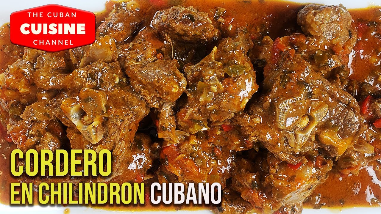 Delicioso plato de comida con carne de cordero