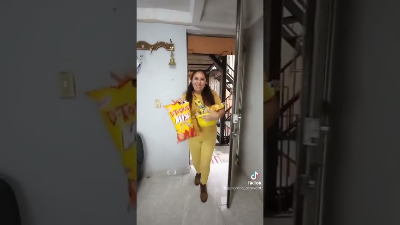 Comida roja para una explosión de sabor en tu fiesta de colores