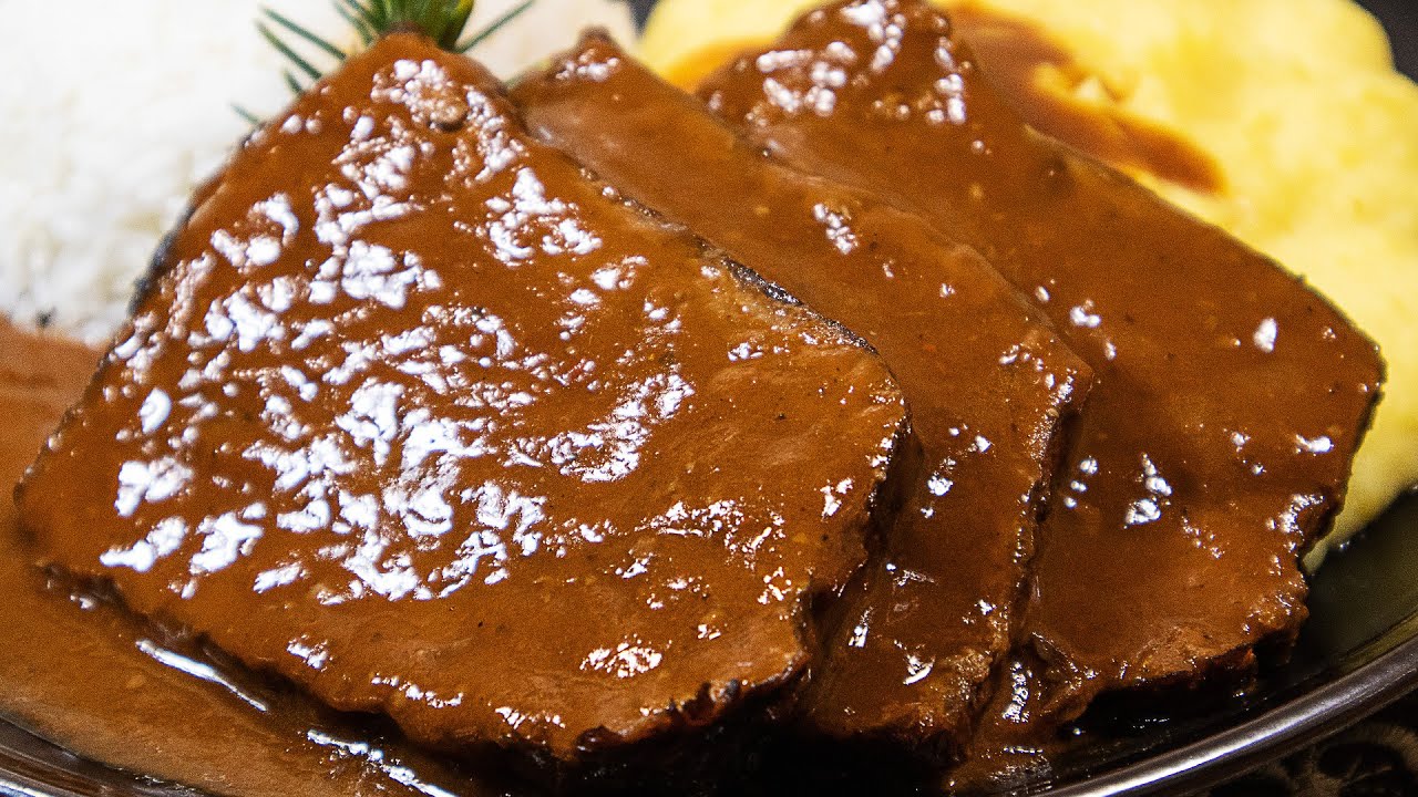 Deliciosos platos de comida peruana con carne de res